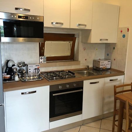 דירות דסנזאנו דל גארדה Casa Lorenzo מראה חיצוני תמונה