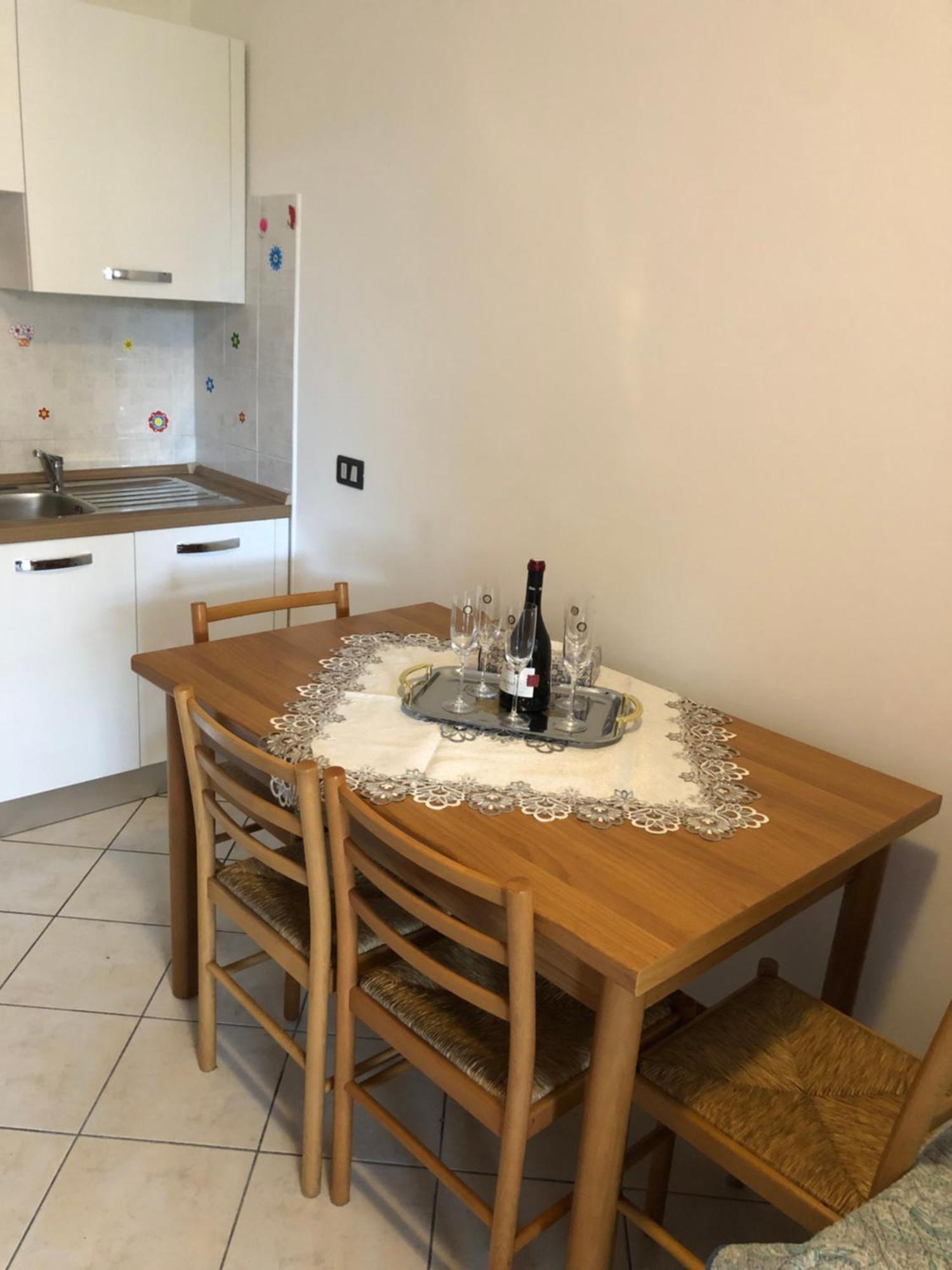דירות דסנזאנו דל גארדה Casa Lorenzo מראה חיצוני תמונה