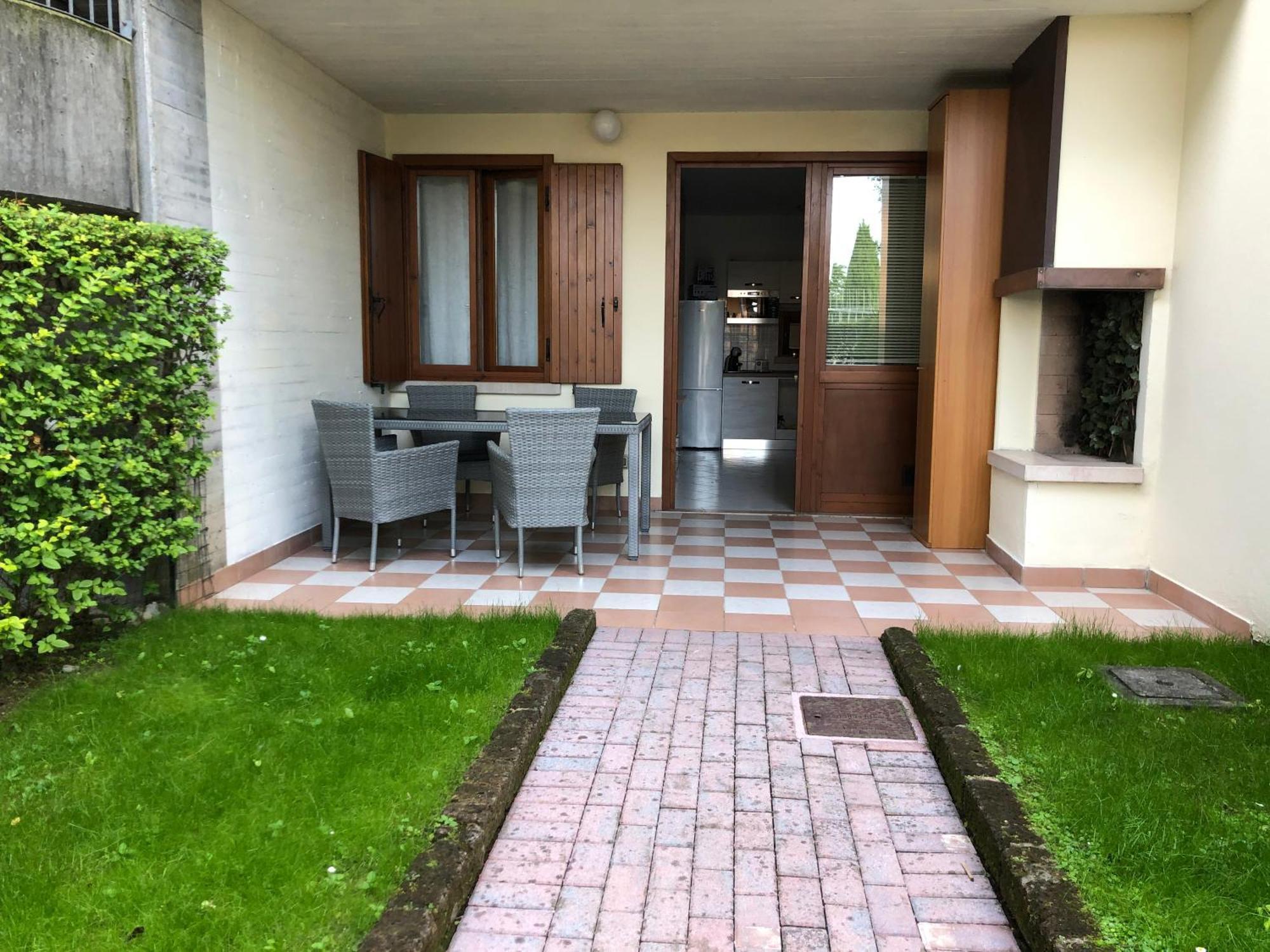דירות דסנזאנו דל גארדה Casa Lorenzo מראה חיצוני תמונה