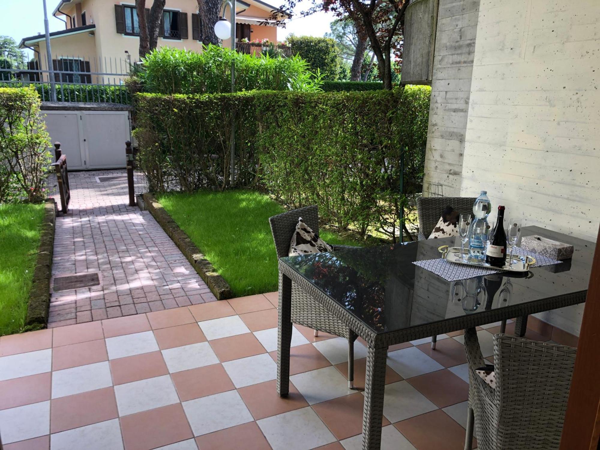 דירות דסנזאנו דל גארדה Casa Lorenzo מראה חיצוני תמונה